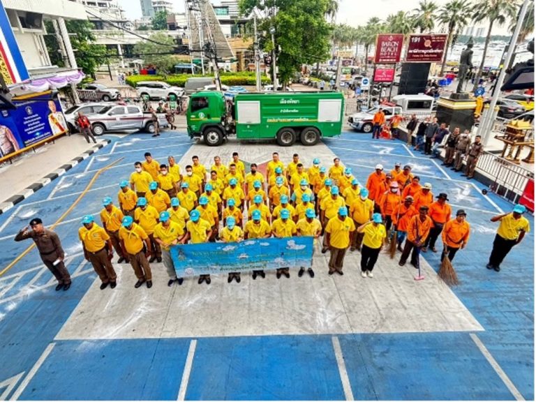 สภ.เมืองพัทยา ร่วมกิจกรรมจิตอาสา ทำความดีด้วยหัวใจ และกิจกรรมทำความสะอาด 5 ส. เพื่อพัฒนาภูมิทัศน์โดยรอบสถานีตำรวจให้สะอาด มีความพร้อมในการให้บริการแก่ประชาชนที่เดินทางมาติดต่อราชการภายในหน่วย บริเวณที่ทำการ สภ.เมืองพัทยา และบริเวณโดยรอบ