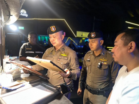 งานป้องกันปราบปราม ร่วมตรวจสอบสถานบริการภายในเขตรับผิดชอบ เก็บข้อมูล,ทำประวัติพนักงาน ประชาสัมพันธ์สถานประกอบการห้ามกระทำการฝ่าฝืนกฎหมาย